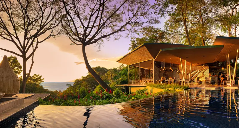 Pavilion at dusk, Árbol Restaurant